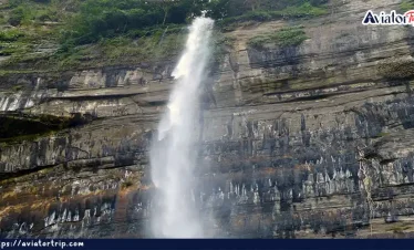 লাংলোক ঝর্ণা